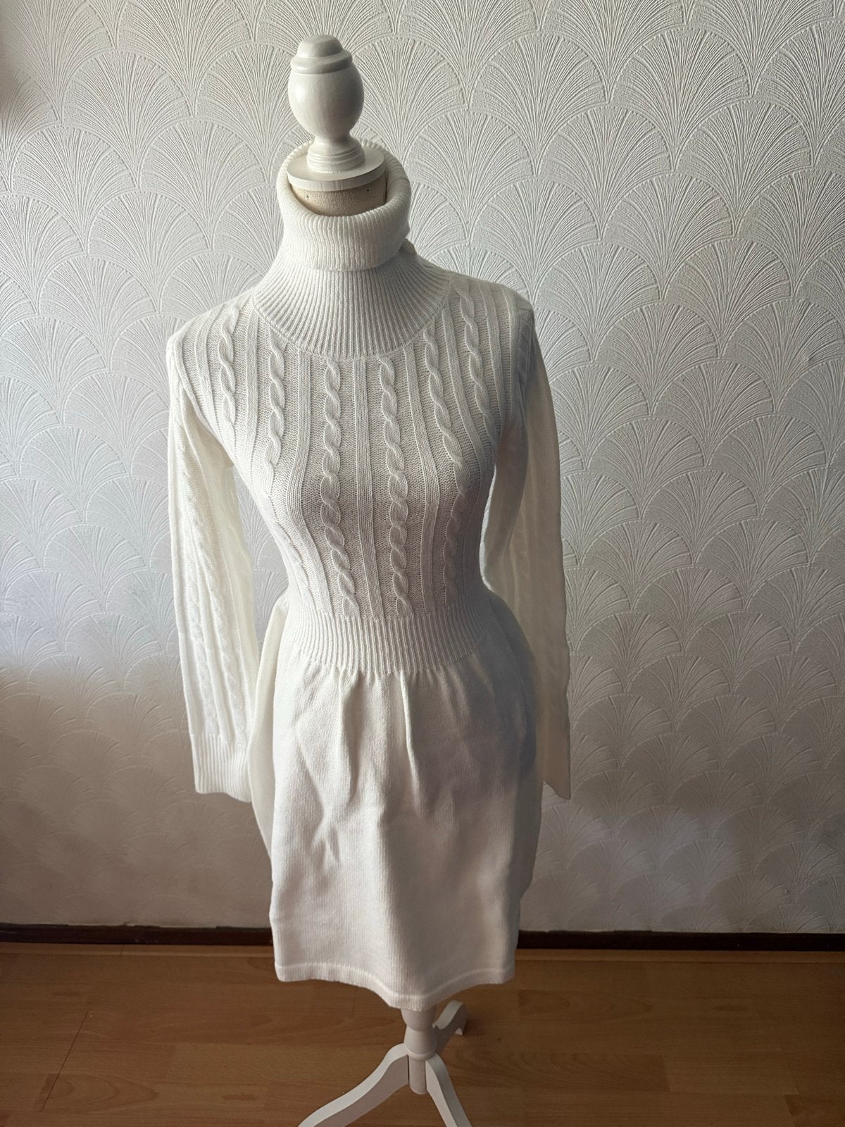 Nieuwe witte gebreide coltrui jurk met kabelpatroon maat S, Kleding | Dames, Wit, Nieuw, Ophalen of Verzenden, Maat 36 (S)