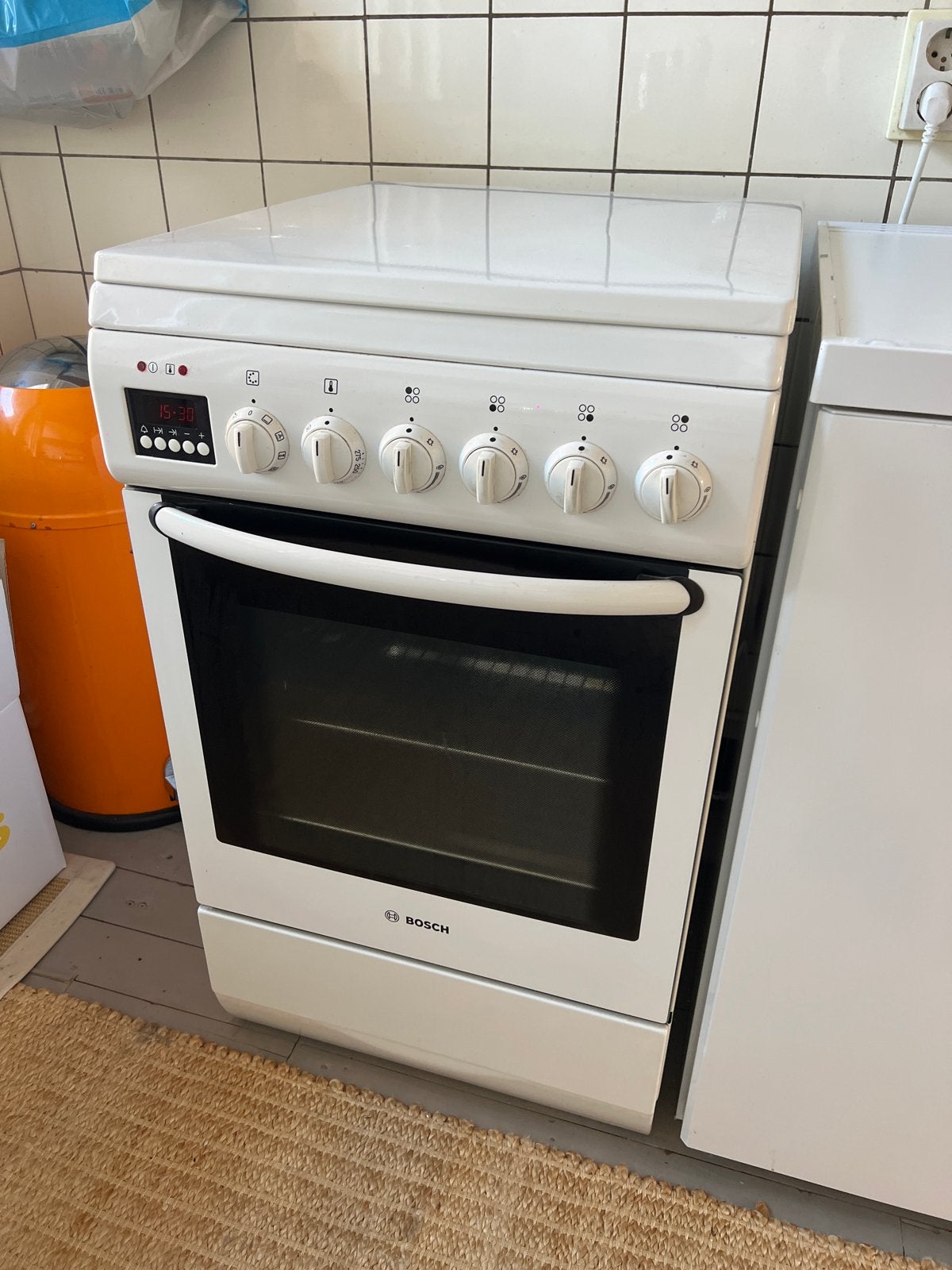 Bosch Vrijstaand Gasfornuis met Oven - Wit, Ophalen, Gebruikt, Grill, 4 kookzones