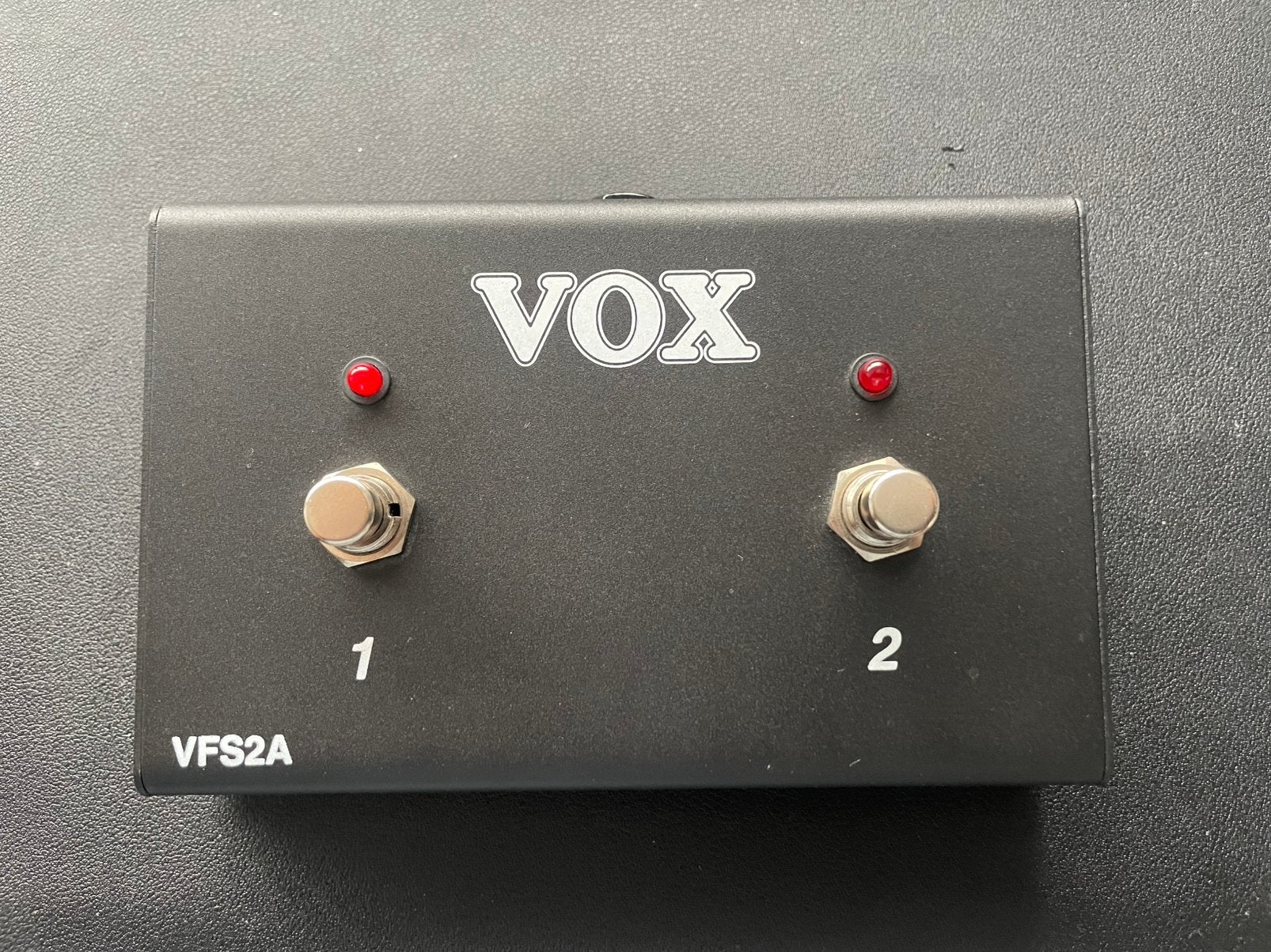 Vox VFS2A robuuste 2 knops voetschakelaar met led., Ophalen of Verzenden, Zo goed als nieuw