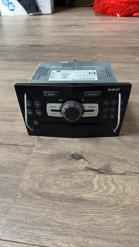 Autoradio 2-DIN uit Corsa D, Auto diversen, Autoradio's, Ophalen of Verzenden, Zo goed als nieuw