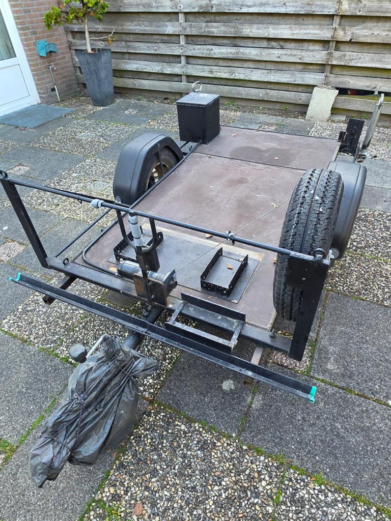 Motortrailer / aanhanger met elektrische lier en oprijplaat, Auto diversen, Aanhangers en Bagagewagens, Ophalen, Gebruikt