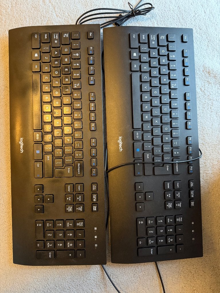 2x Logitech K280e Toetsenborden – Zo goed als nieuw – QWERTY, Computers en Software, Ophalen, Zo goed als nieuw, Qwerty, Logitech toetsenbord