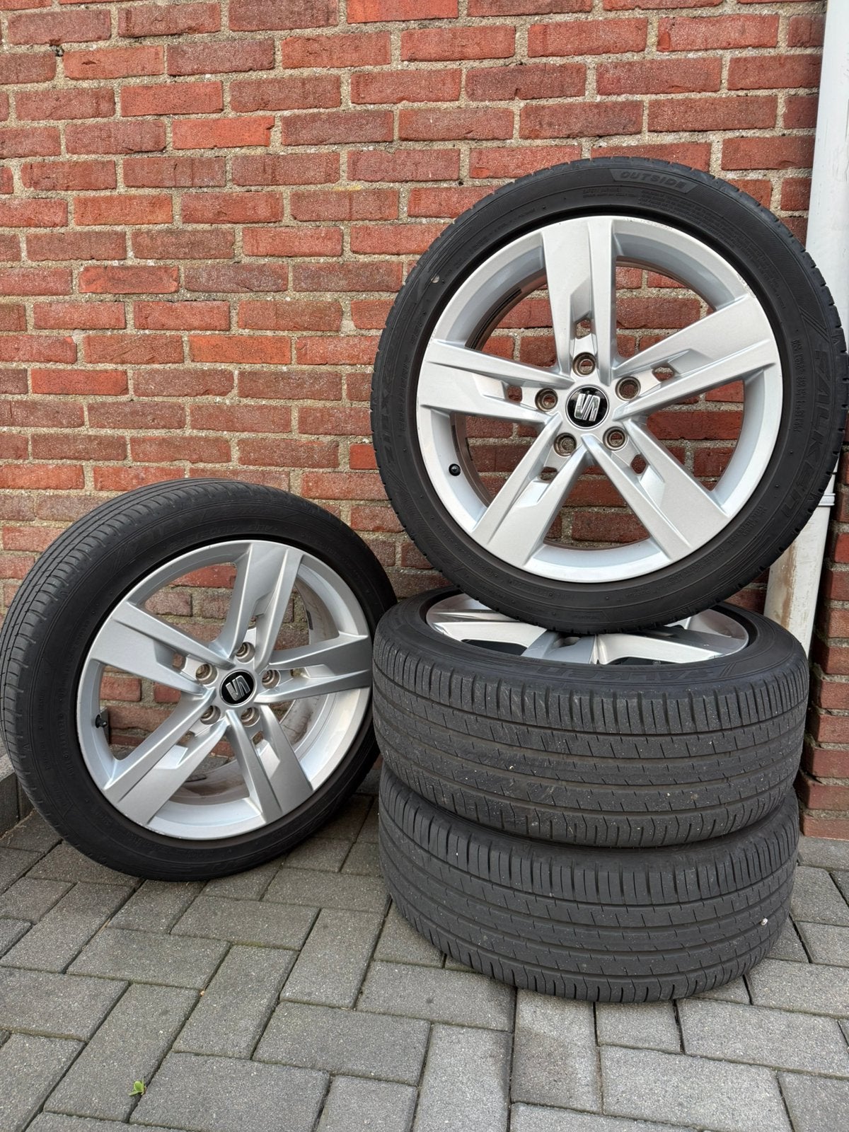 Seat Leon 5f FR Velgen zomerbanden origineel 205 50 17, Auto-onderdelen, Ophalen, Gebruikt, Banden en Velgen, 17 inch