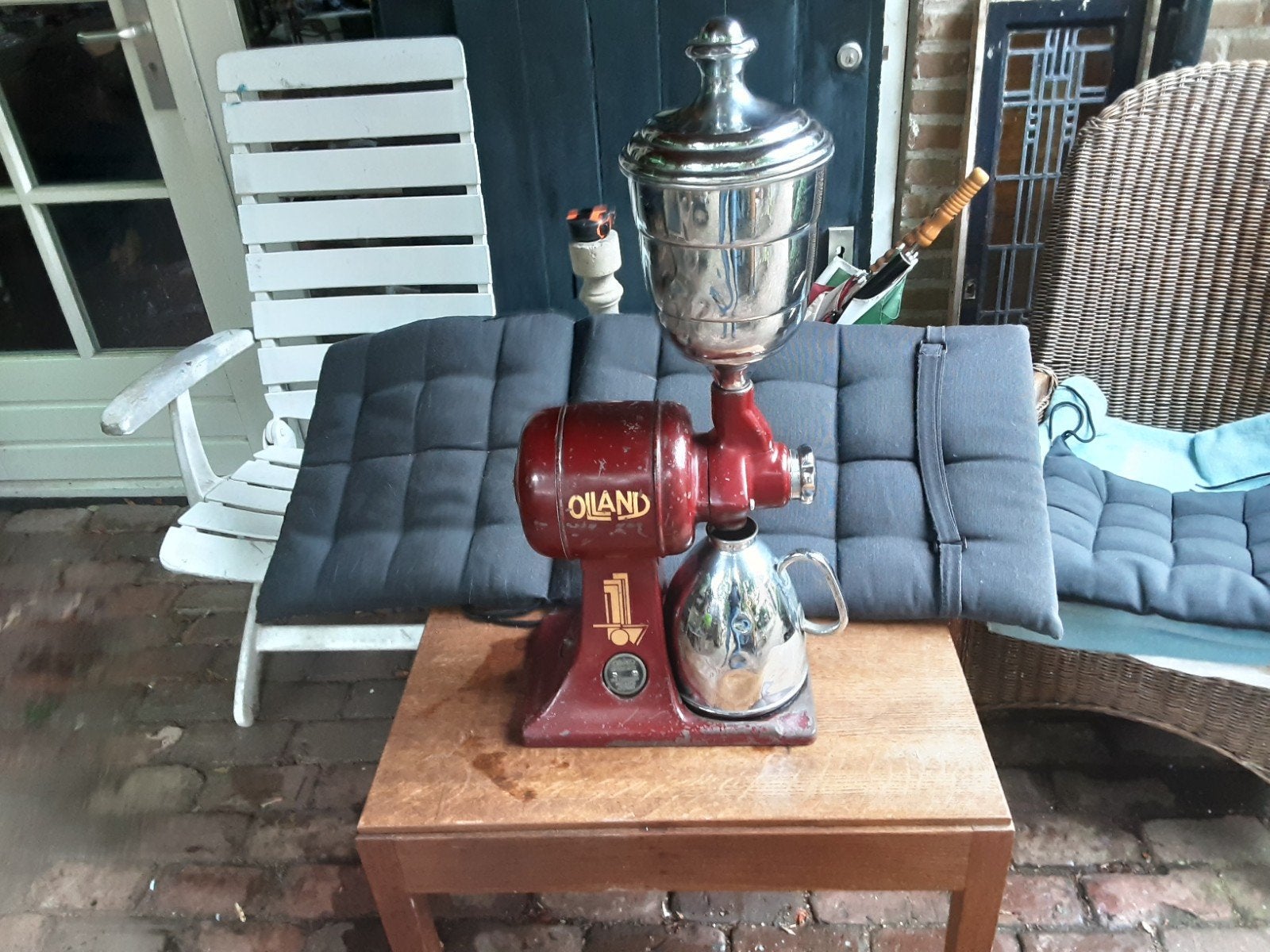 antiek koffiezetapparaat Olland of koffiemolen, Ophalen