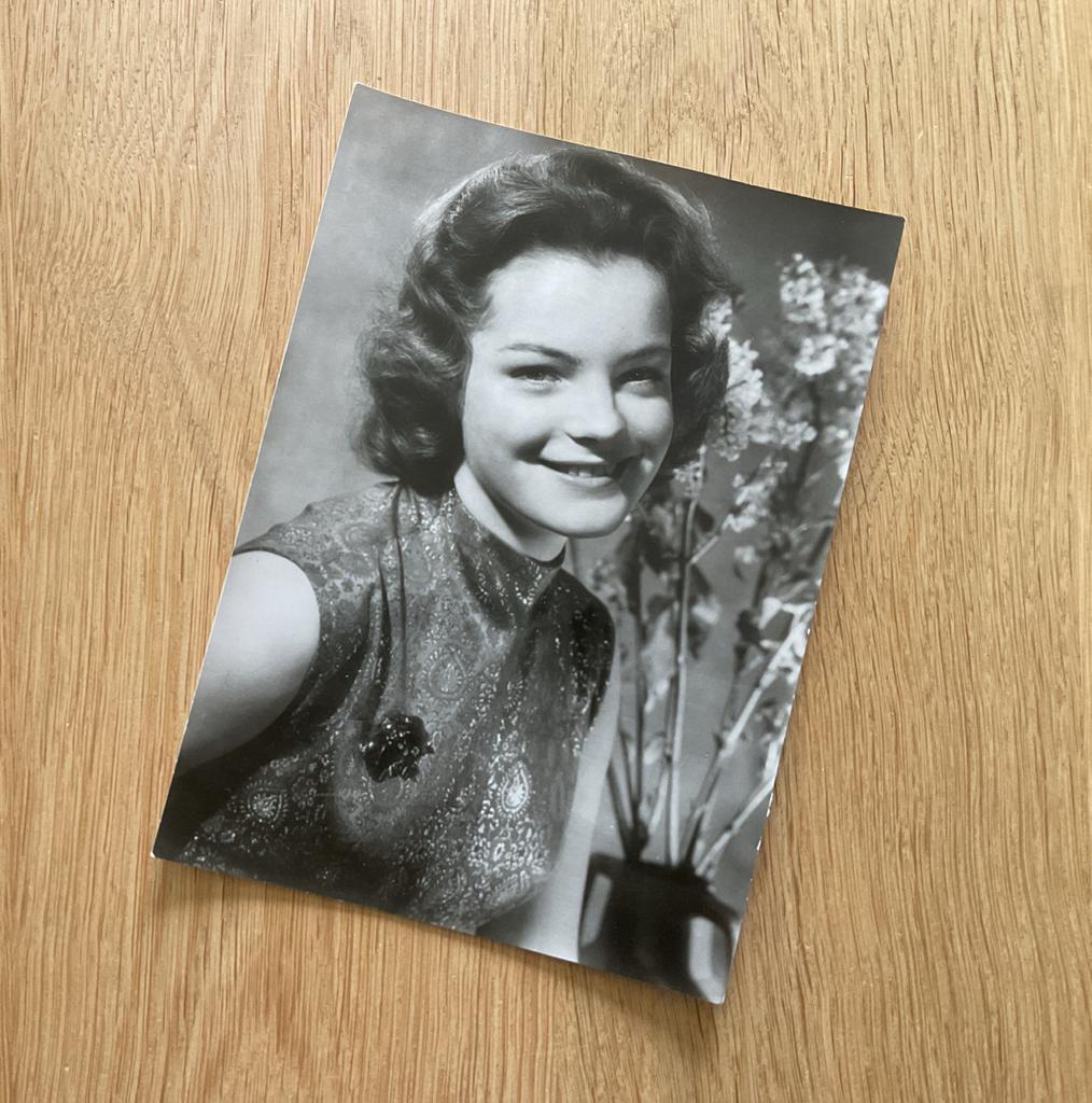 A5 Ansichtkaart Romy Schneider, Ophalen of Verzenden, Ongelopen, Sterren en Beroemdheden