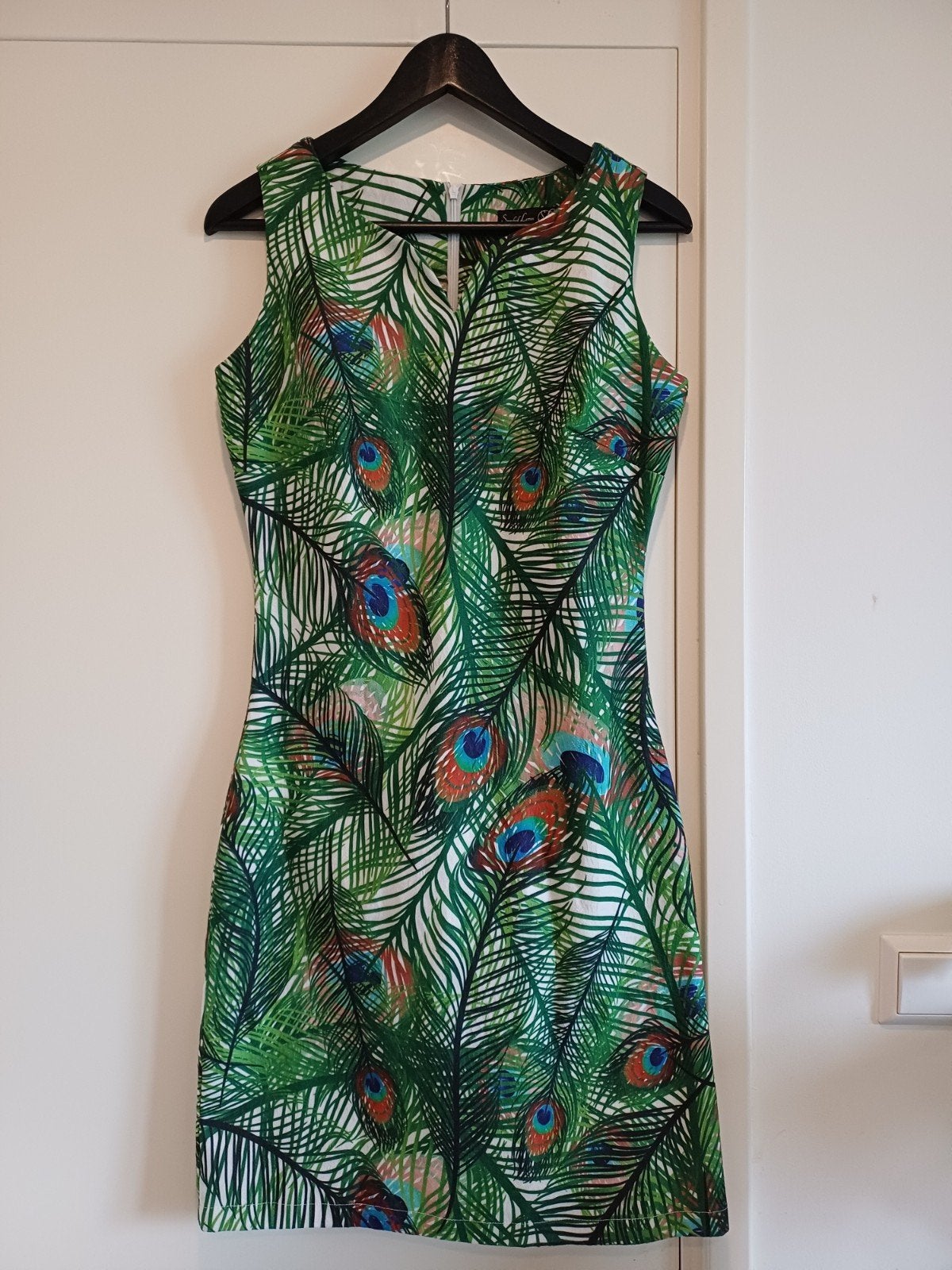 Jurkje met pauwenveren | Smashed Lemon | Maat S, Kleding | Dames, Jurken, Ophalen of Verzenden, Zo goed als nieuw, Boven de knie