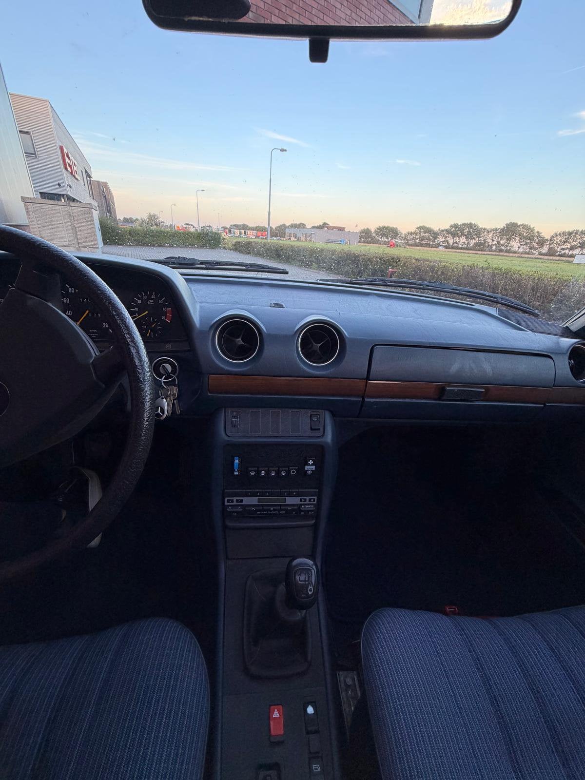 Mercedes-Benz Mercedes 1984, foto 11