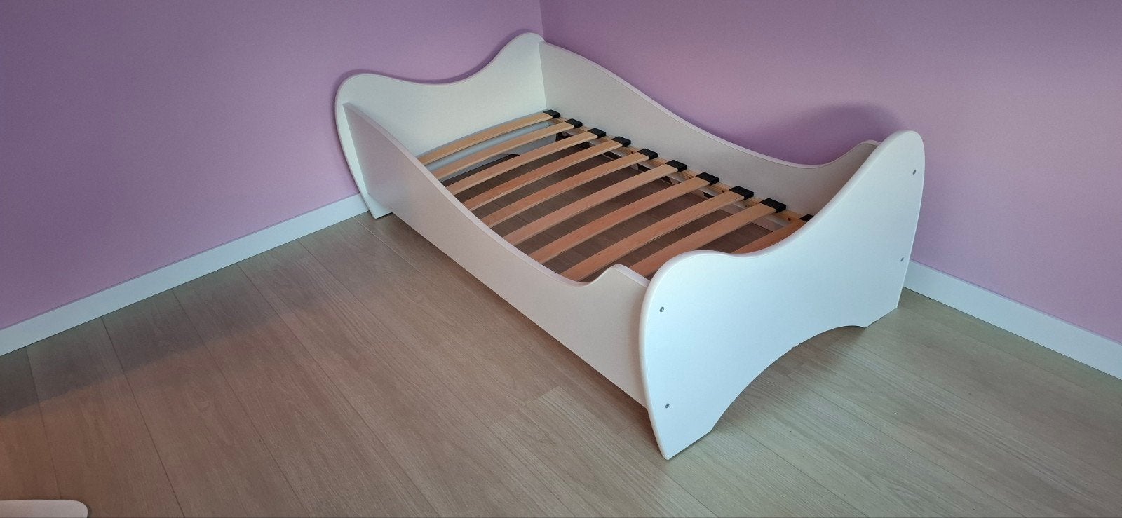Kinderbed 70x140cm incl. matras en beddengoed, 70 tot 85 cm, 140 tot 160 cm, Zo goed als nieuw, Ophalen