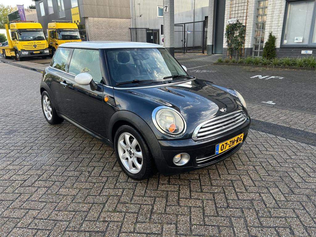Mini Mini 1.6 Cooper Chili Airco, Voorwielaandrijving, Gebruikt, 4 cilinders, 4 stoelen