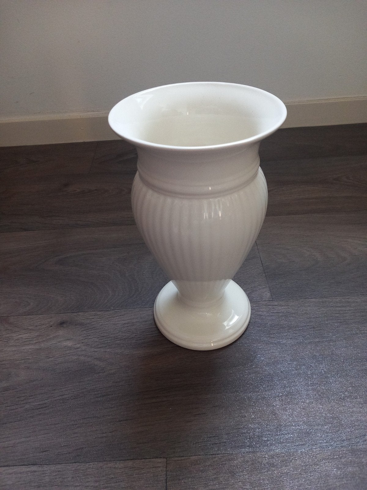 Bloemenvaas, ZGAN, Huis en Inrichting, 23 cm, Beige, Ophalen of Verzenden, Zo goed als nieuw