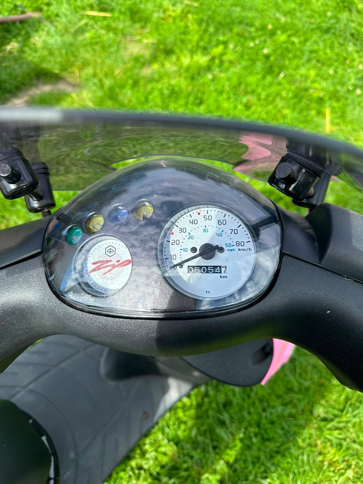Foto 6 van Piaggio Zip 50 4T Bromscooter - 2020 - Nette staat