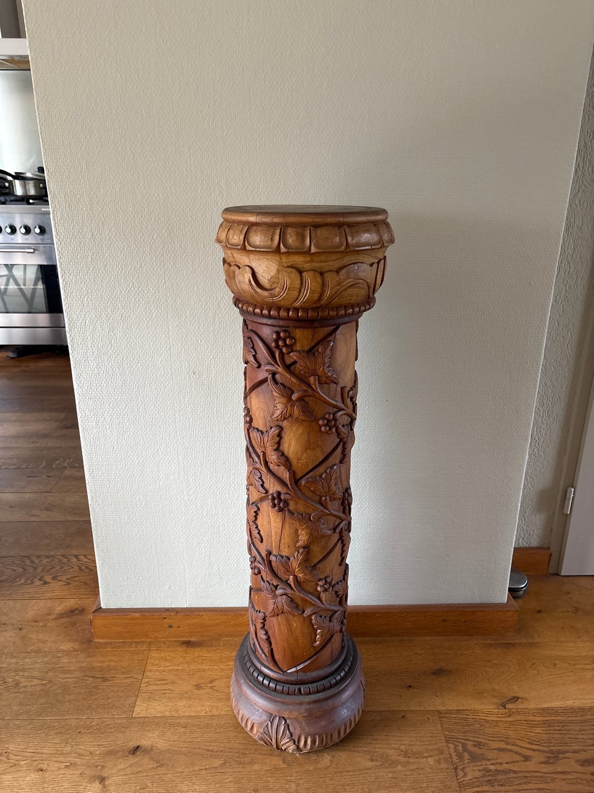 Prachtig gesneden houten sokkel/plantenstandaard, Ophalen of Verzenden