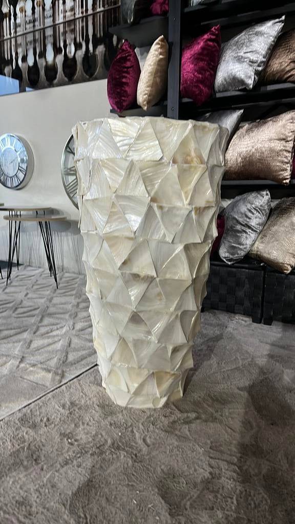 XXL MOTHER OF PEARL SCHELPEN VAAS OFFWHITE CREME 80 CM HOOG, Ophalen of Verzenden, Overige kleuren, Glas, 75 cm of meer