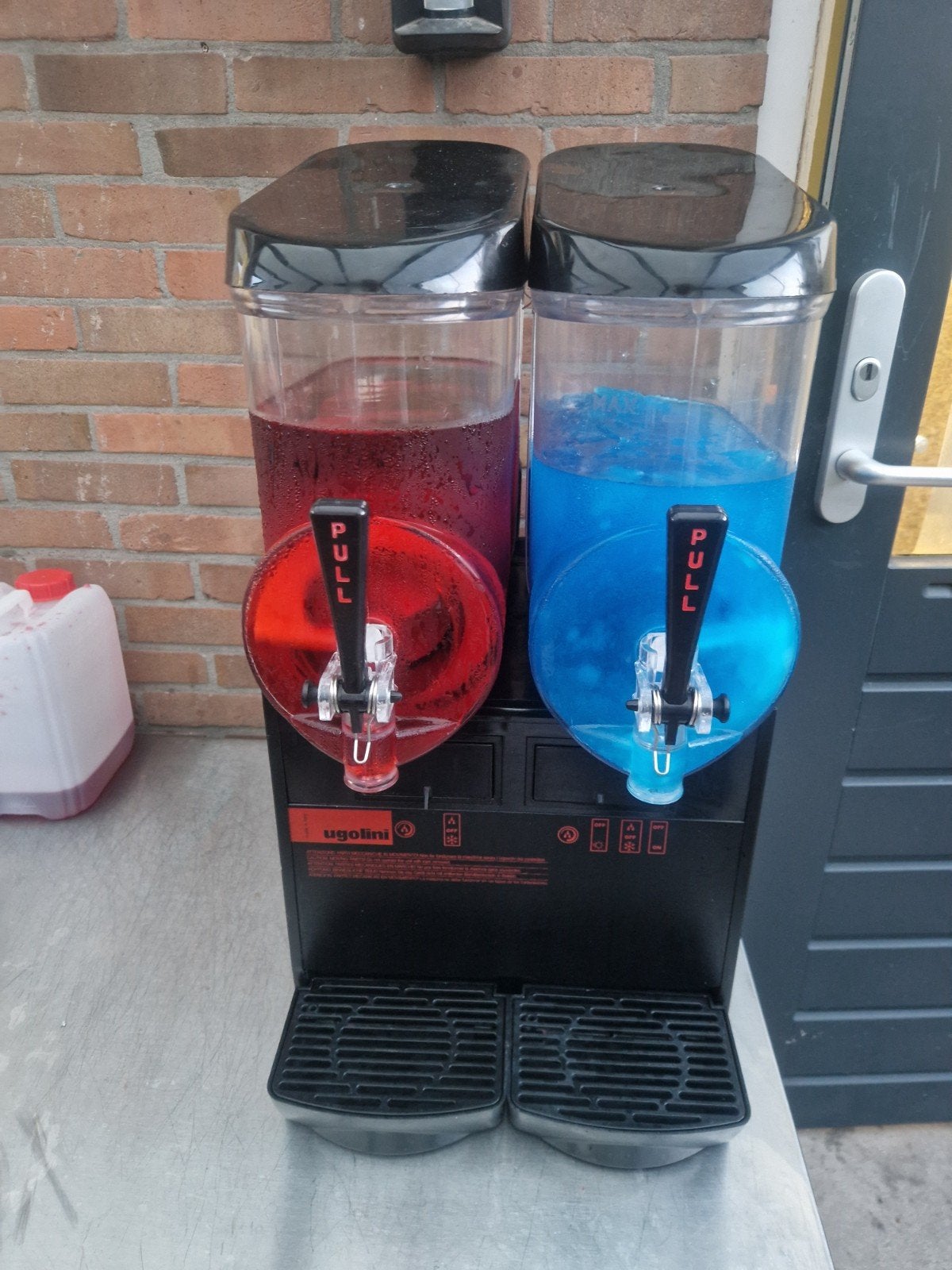 Ugolini Slushpuppy Machine, Witgoed en Apparatuur, IJsmachines, Ophalen, Gebruikt