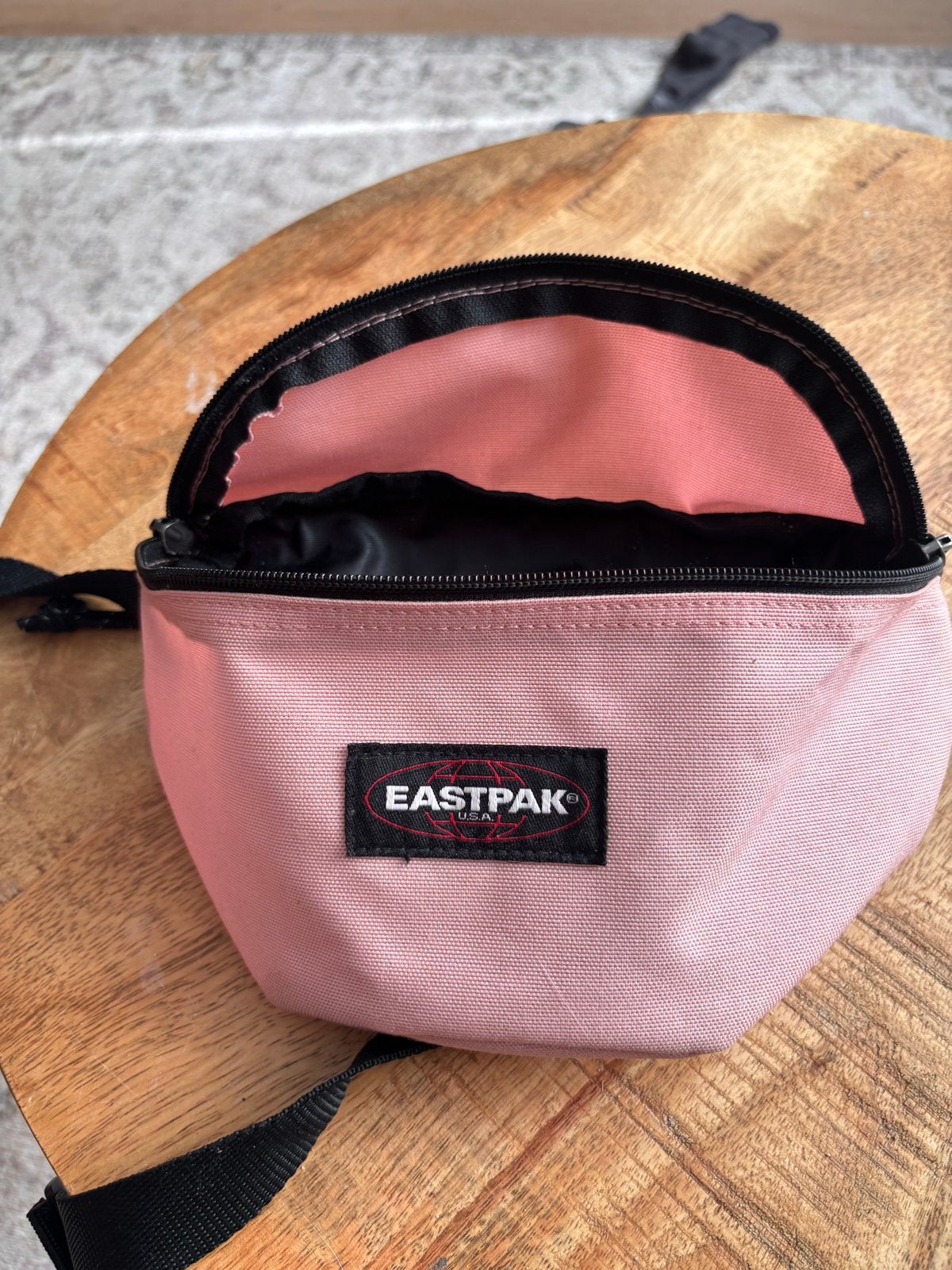Eastpak Lichtroze Fanny Pack - Perfect voor Festivals!, Ophalen of Verzenden, Zo goed als nieuw, Roze, Overige typen