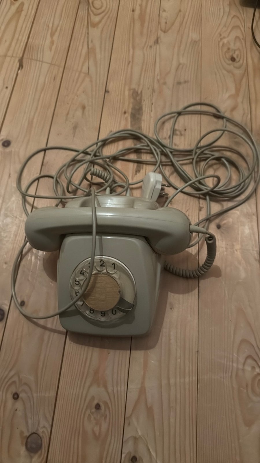 Oude huis telefoon met snoer, Ophalen, Gebruikt, Met draaischijf