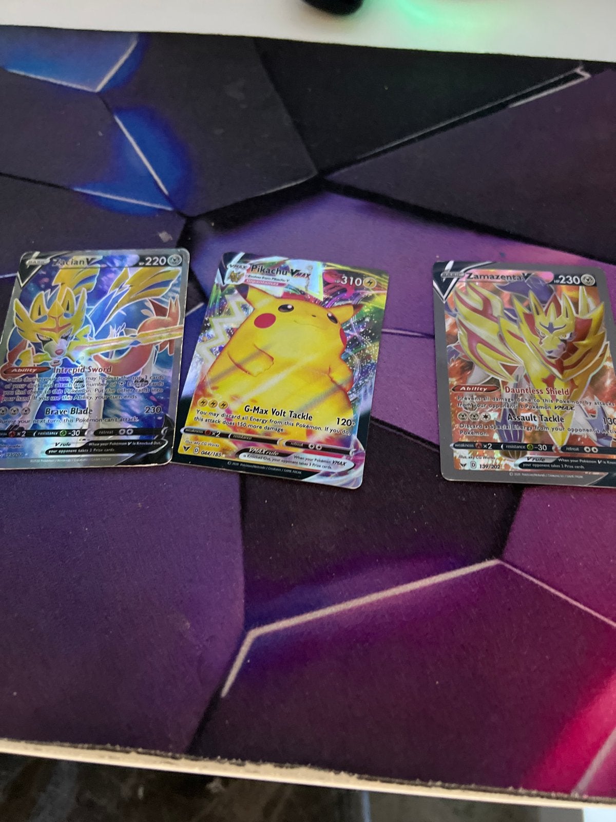 Fake Pokémon Kaarten: Pikachu VMAX, Zacian V, Zamazenta V, Ophalen, Zo goed als nieuw, Meerdere kaarten