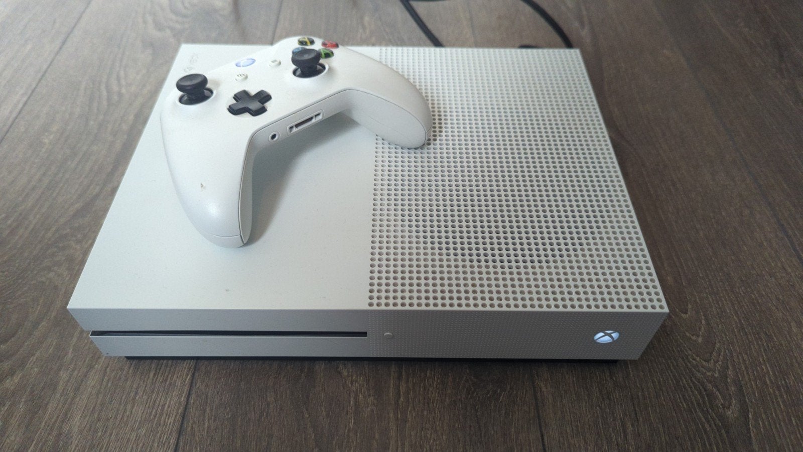 Xbox One S 500GB met controller en twee games, Xbox One S, Ophalen of Verzenden, Zo goed als nieuw, Met 1 controller