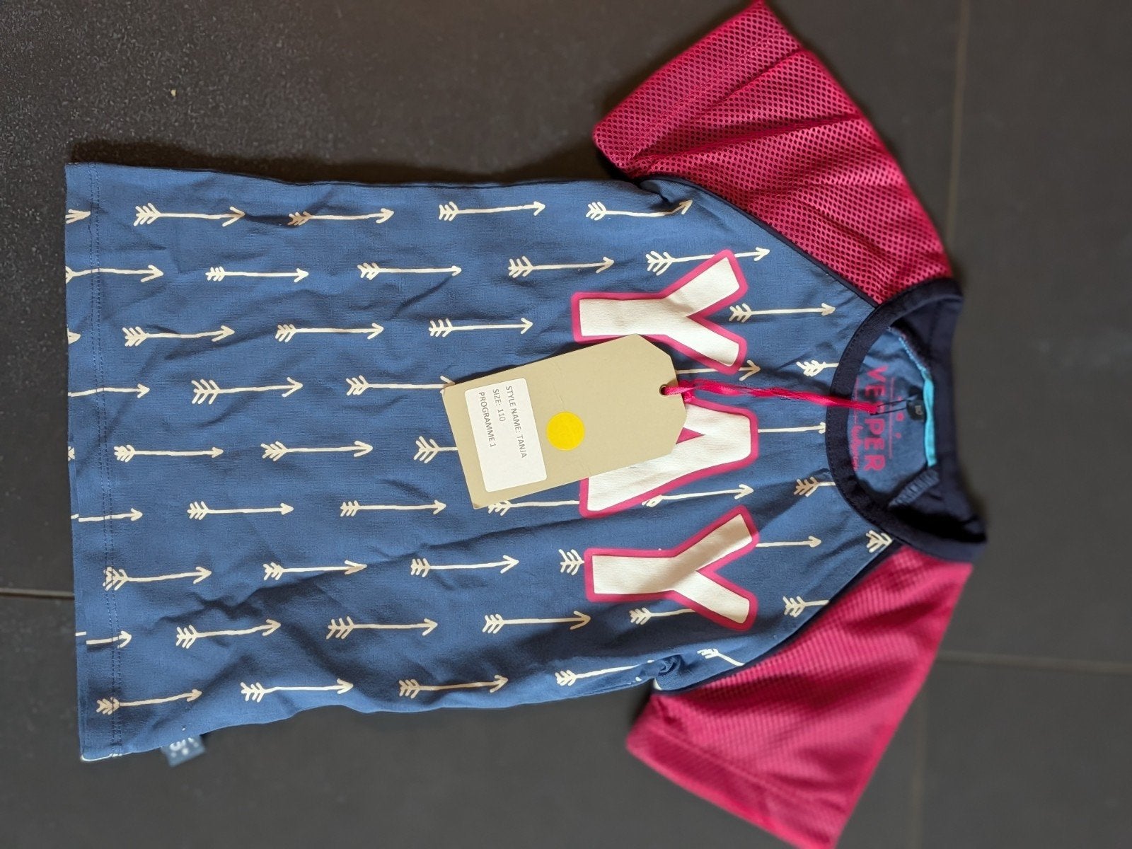 Nieuw Vesper T-shirt met pijlenprint en kaartje eraan, Jongen of Meisje, Nieuw, Ophalen of Verzenden, Vesper