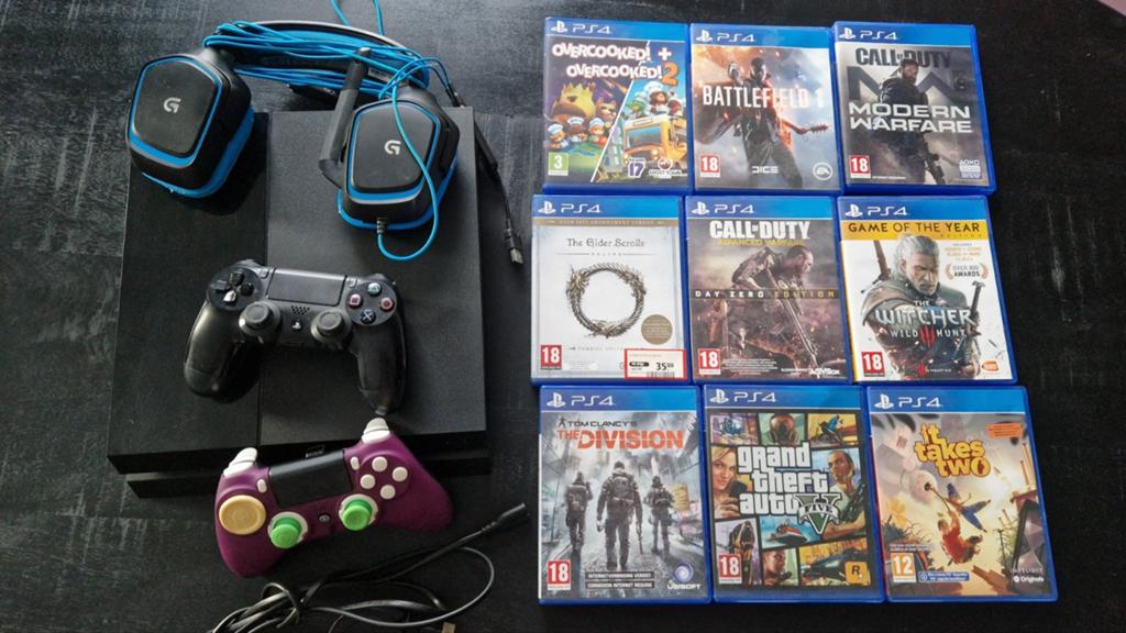 Playstation 4 500GB met 2 controllers, 9 games en headset, Spelcomputers en Games, Games | Sony PlayStation 4, Ophalen, Online