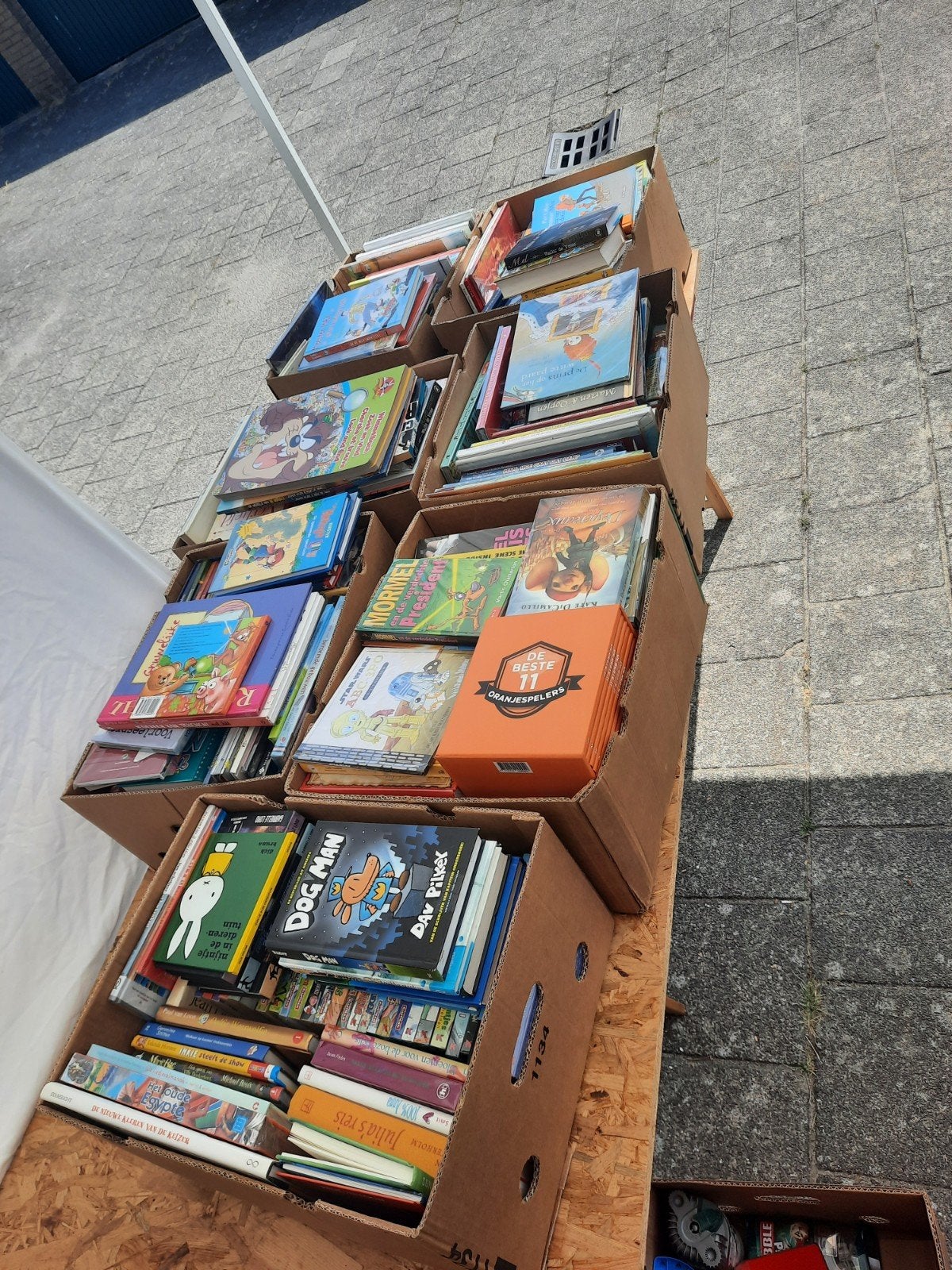 7 bananendozen vol met gebruikte kinderboeken, Ophalen, Gelezen, Fictie algemeen