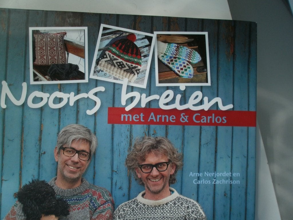 Noors breien, Arne& Carlos, brei boek, breien, Hobby en Vrije tijd, Ophalen of Verzenden, Zo goed als nieuw, Breien, Patroon of Boek