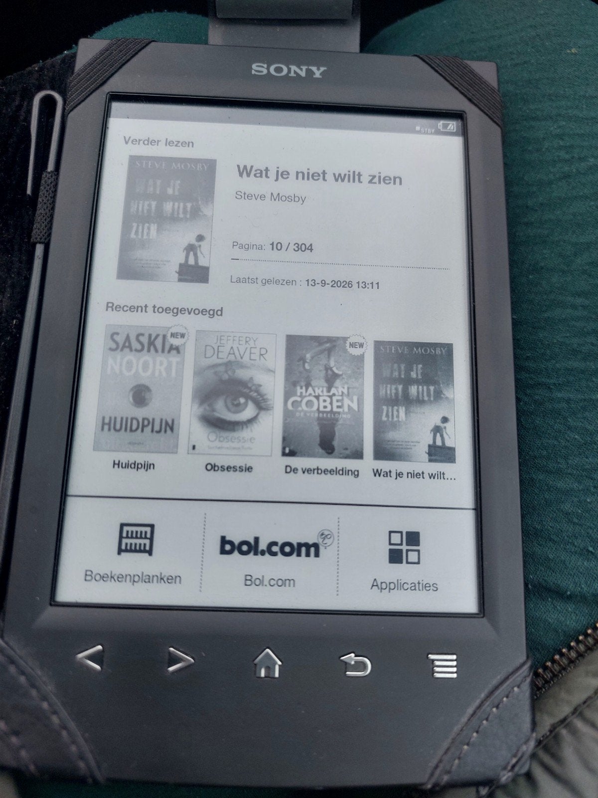 Sony PRS-T2 E-reader met hoes en leeslampje, Computers en Software, Gebruikt, 6 inch of minder, Ophalen of Verzenden, 4 GB of minder