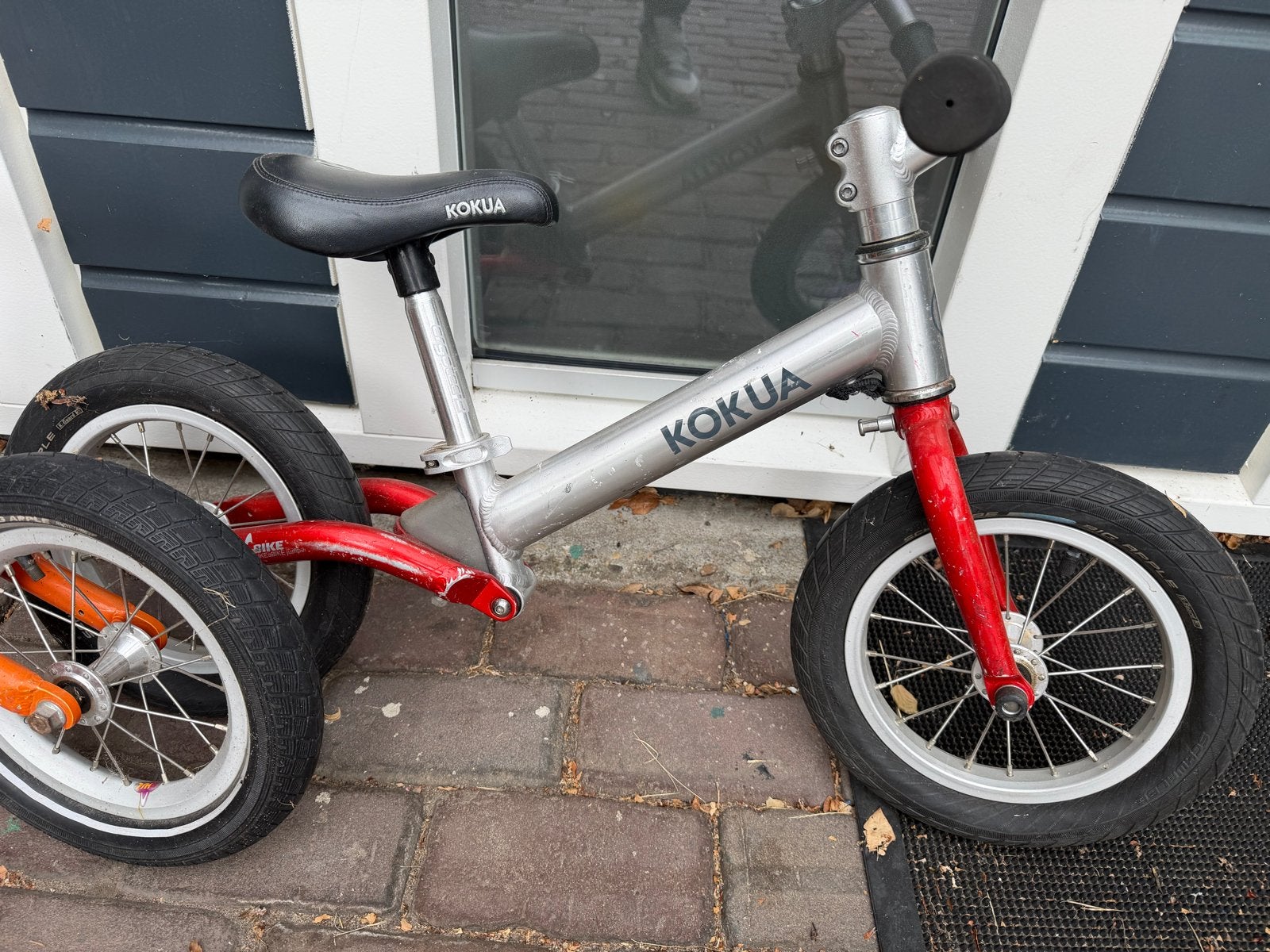 2x Kokua loopfiets, Fietsen en Brommers, Ophalen, Zijwieltjes, Gebruikt, Velgrem