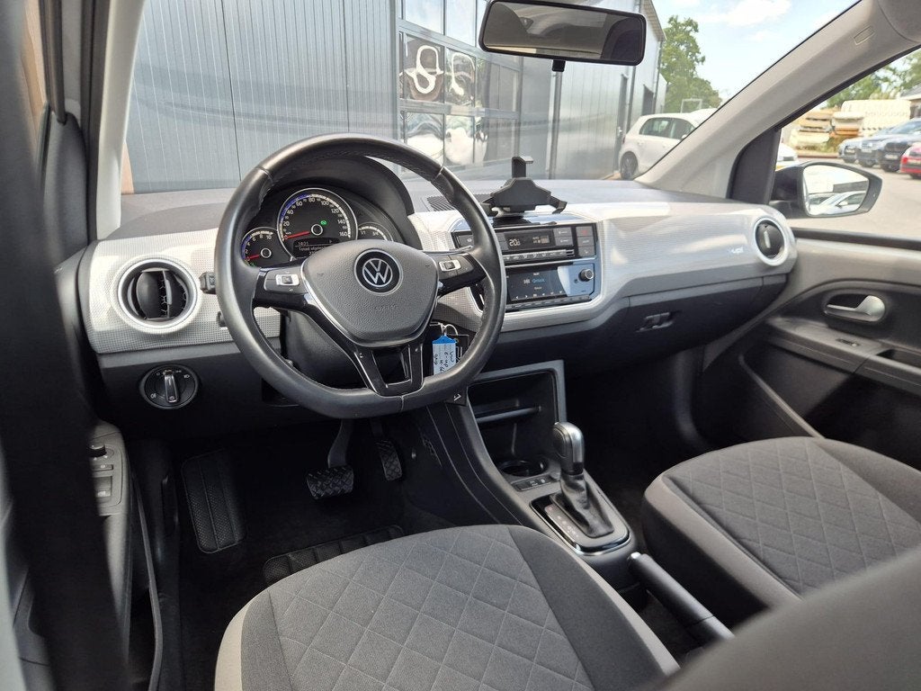 Volkswagen e-up! Style | BTW| 1e eigenaar | Camera | Clima |, Auto's, Volkswagen, 83 pk, Stof, Origineel Nederlands, Zilver of Grijs