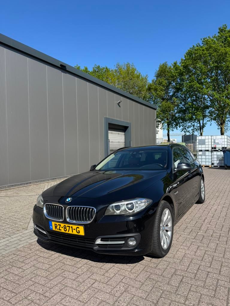 BMW 5-Serie 3.0 530D Touring AUT 2014 Zwart, Auto's, BMW, Automaat, Achterwielaandrijving, 2993 cc, 1795 kg