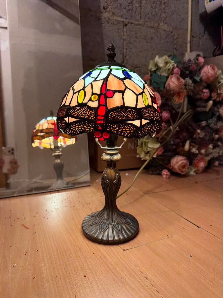 Tiffany tafellamp met libellenmotief, Huis en Inrichting, Lampen | Tafellampen, Ophalen of Verzenden, Gebruikt, Glas, Minder dan 50 cm