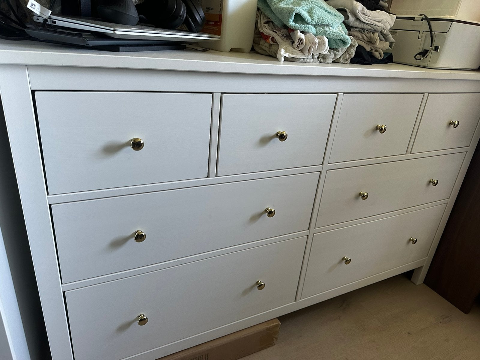 IKEA Hemnes ladekast met bagganäs knoppen, Huis en Inrichting, Kasten | Ladekasten, Ophalen, 5 laden of meer, 150 tot 200 cm, Zo goed als nieuw
