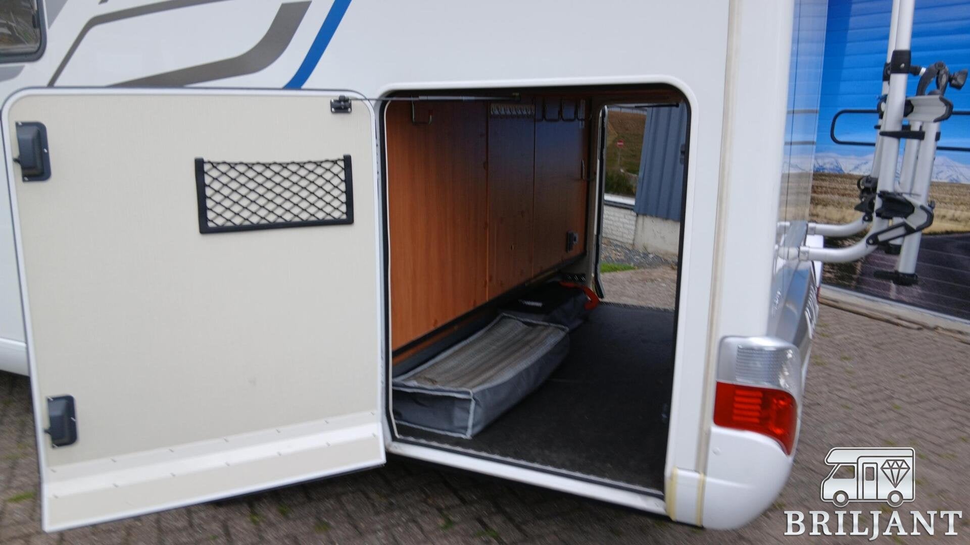 Foto 7 van Fiat Hymer T568 automaat/Enkelebedden/L-zit
