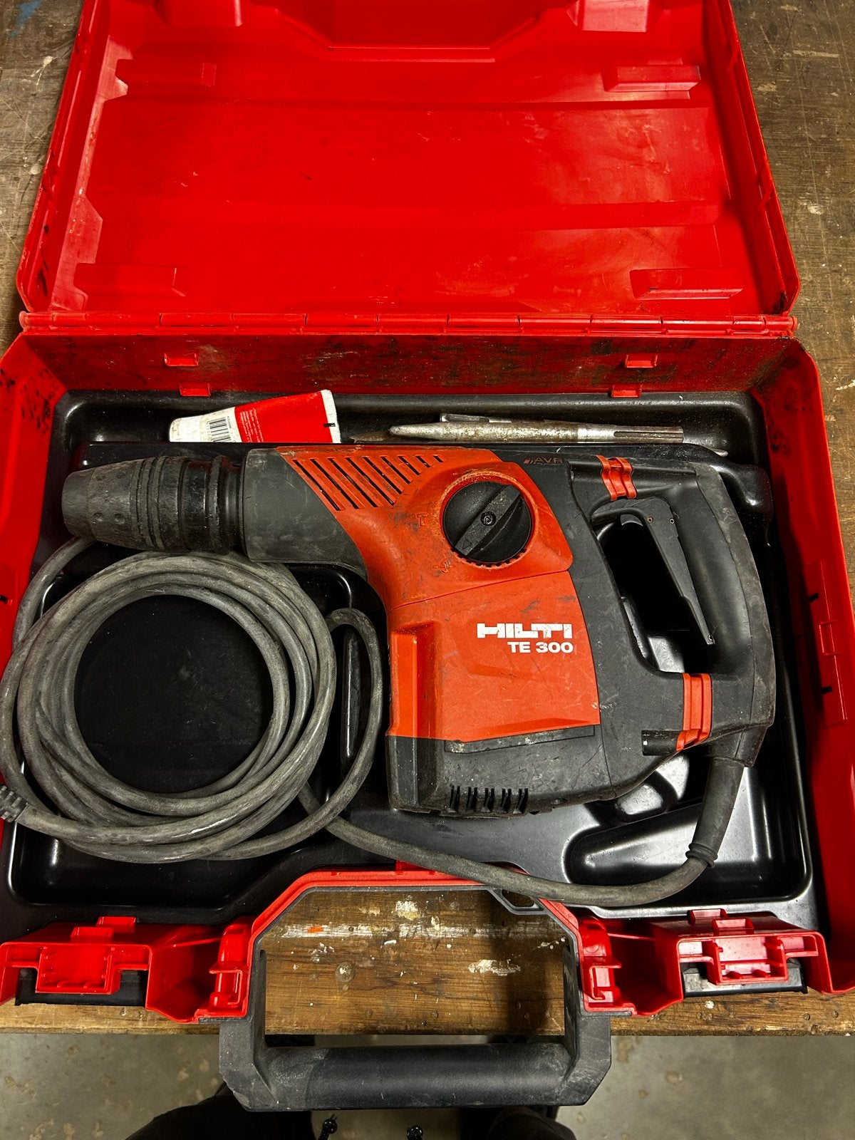 Hilti TE 300 Boorhamer - Krachtige en Betrouwbare Prestaties, Ophalen, Boor- en/of Breekhamer, Klopboormechanisme, Gebruikt