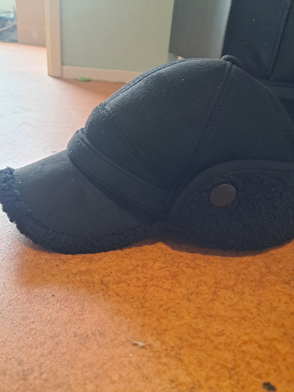 Zwarte winterpet met oorkleppen, Ophalen, One size fits all, Pet, Onbekend