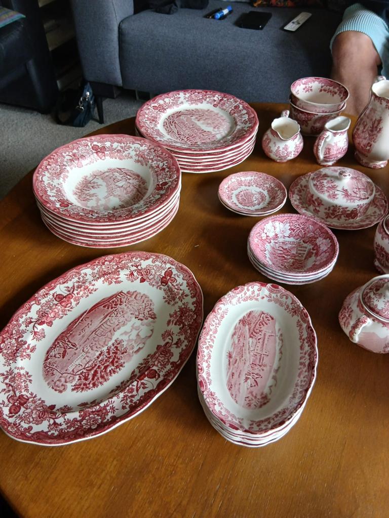 Royal Worcester servies, Ophalen