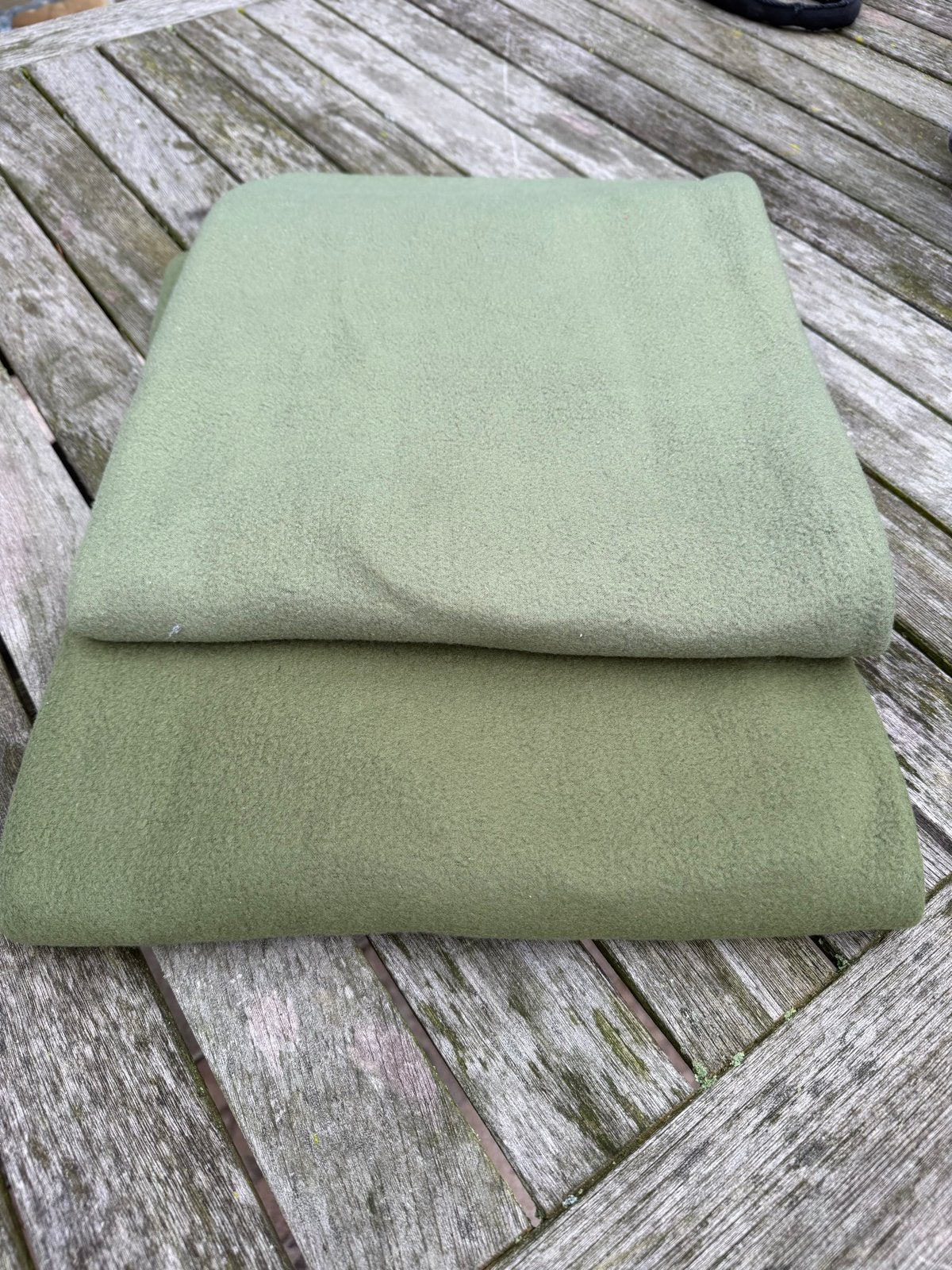 Groene fleece stof, twee stuks, Ophalen of Verzenden, Gebruikt, Groen