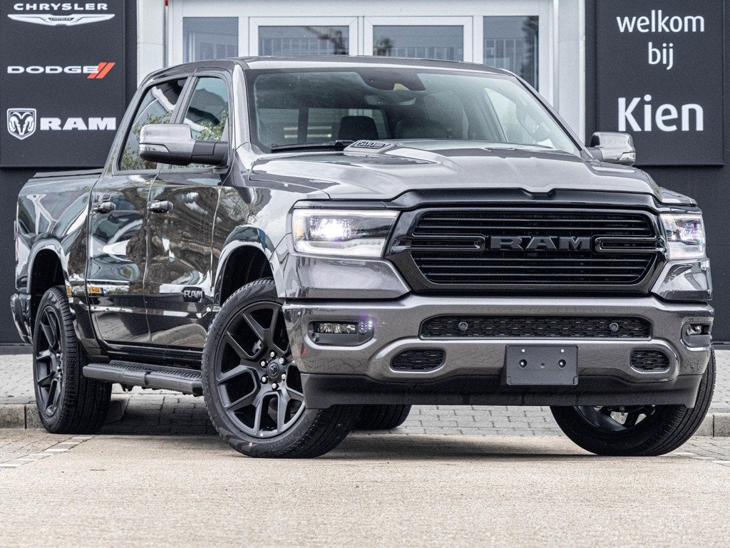 Dodge Ram 1500 5.7 V8 4x4 Crew Cab Night Edition | Pano-Dak