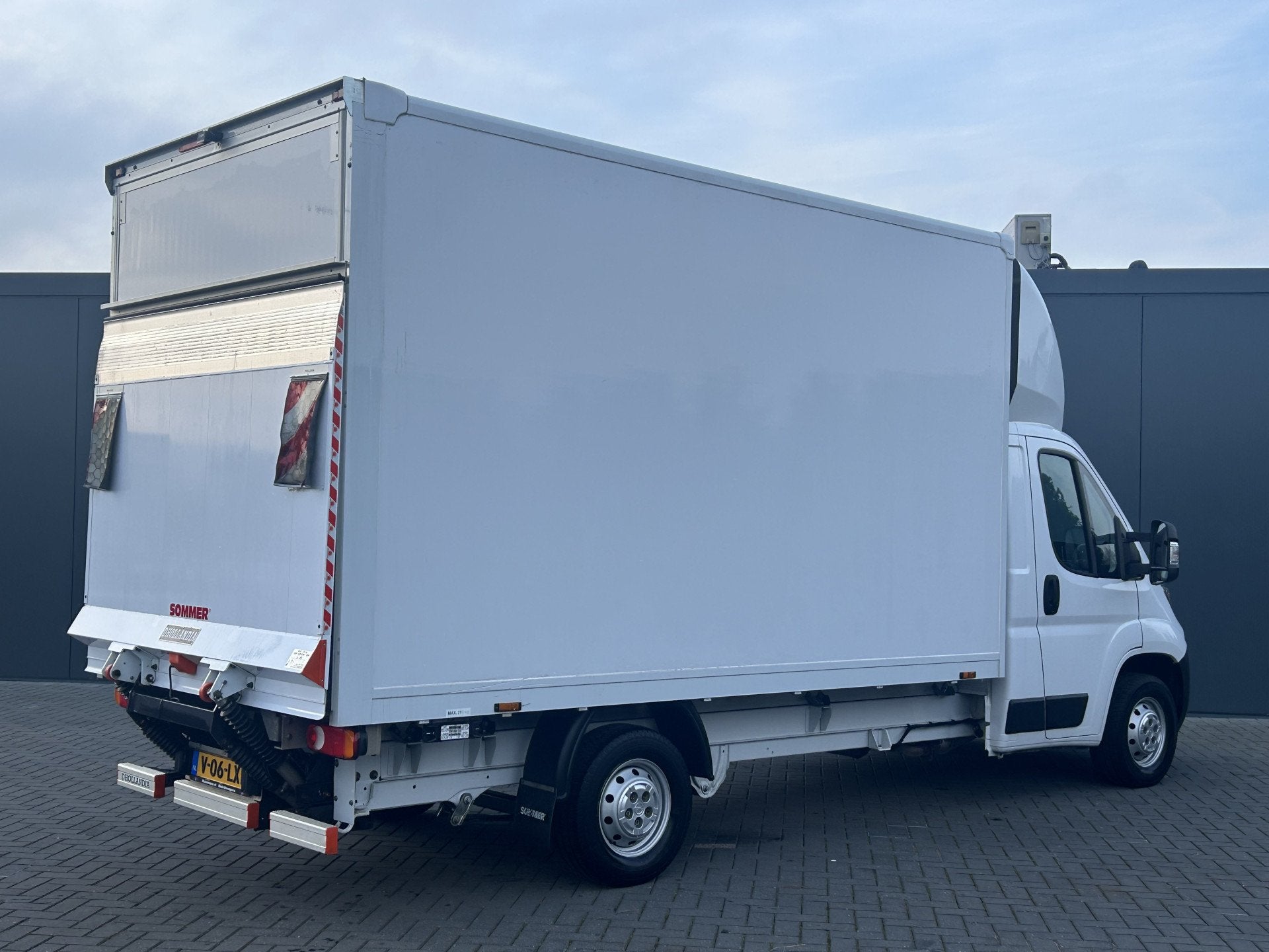 Opel Movano 2.2 CDTi 141 PK / BAKWAGEN / LAADKLEP / 1.050 KG, Gebruikt, Euro 6, 4 cilinders, Wit