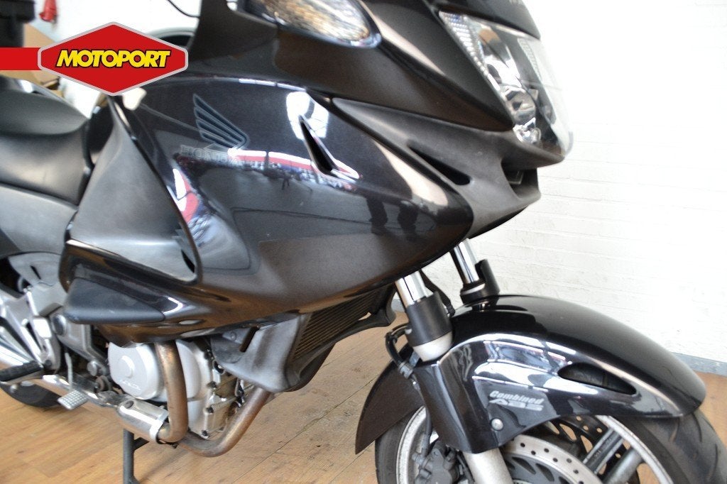 Honda NT 700 V Deauville (bj 2012), Motoren, Motoren | Honda, Dorneveld 180-184
B-1731  Zellik, BE, Honda Motor Europe, Bedrijf