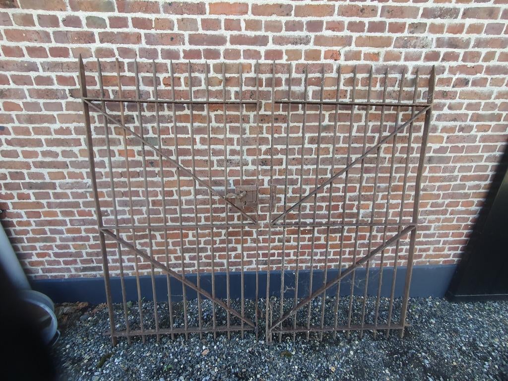 antieke dubbele poort, Ophalen, Gebruikt, IJzer, Sierhekwerk