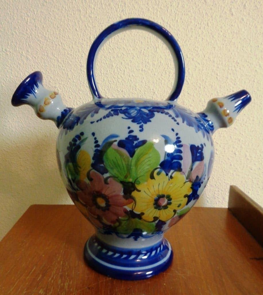 Decoratieve Portugese kruik met kleurrijke bloemen, Antiek en Kunst, Ophalen of Verzenden