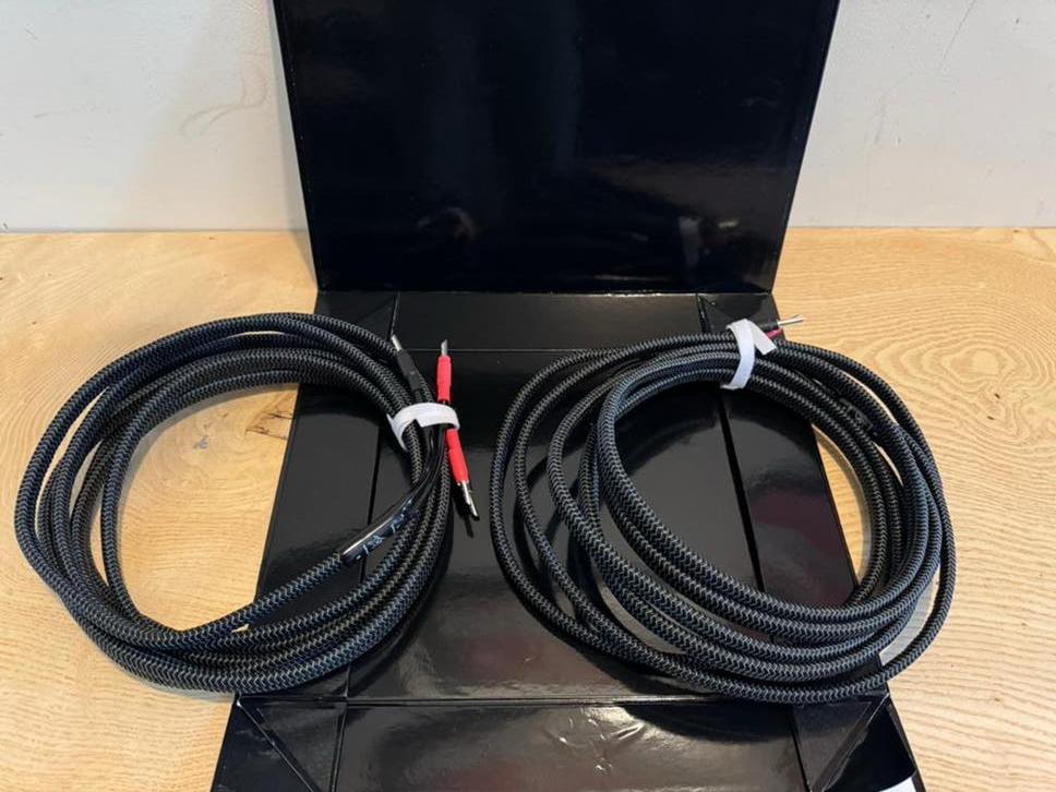 Te koop: AudioQuest Rocket 44 speakerkabels – 2 4,5 meter, Ophalen of Verzenden, Zo goed als nieuw, 2 tot 5 meter, Luidsprekerkabel