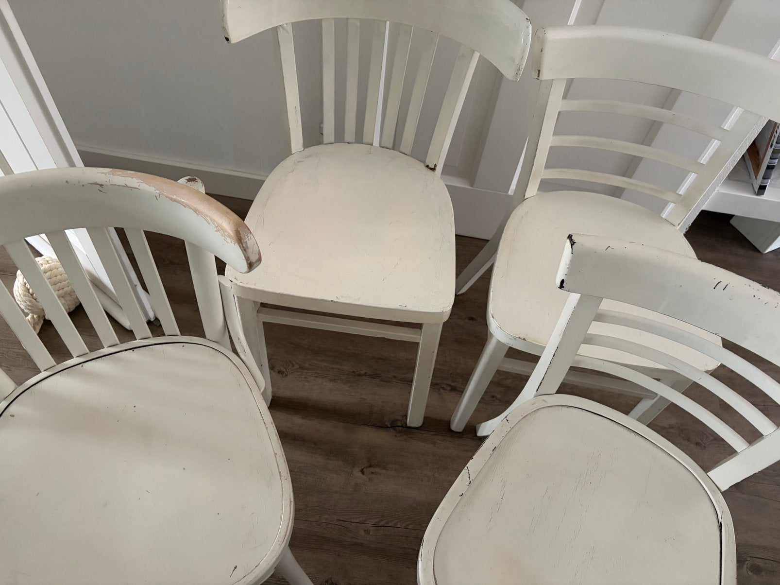 Witte stoelen per stuk 7,50, Huis en Inrichting, Ophalen, Gebruikt, Wit, Vier