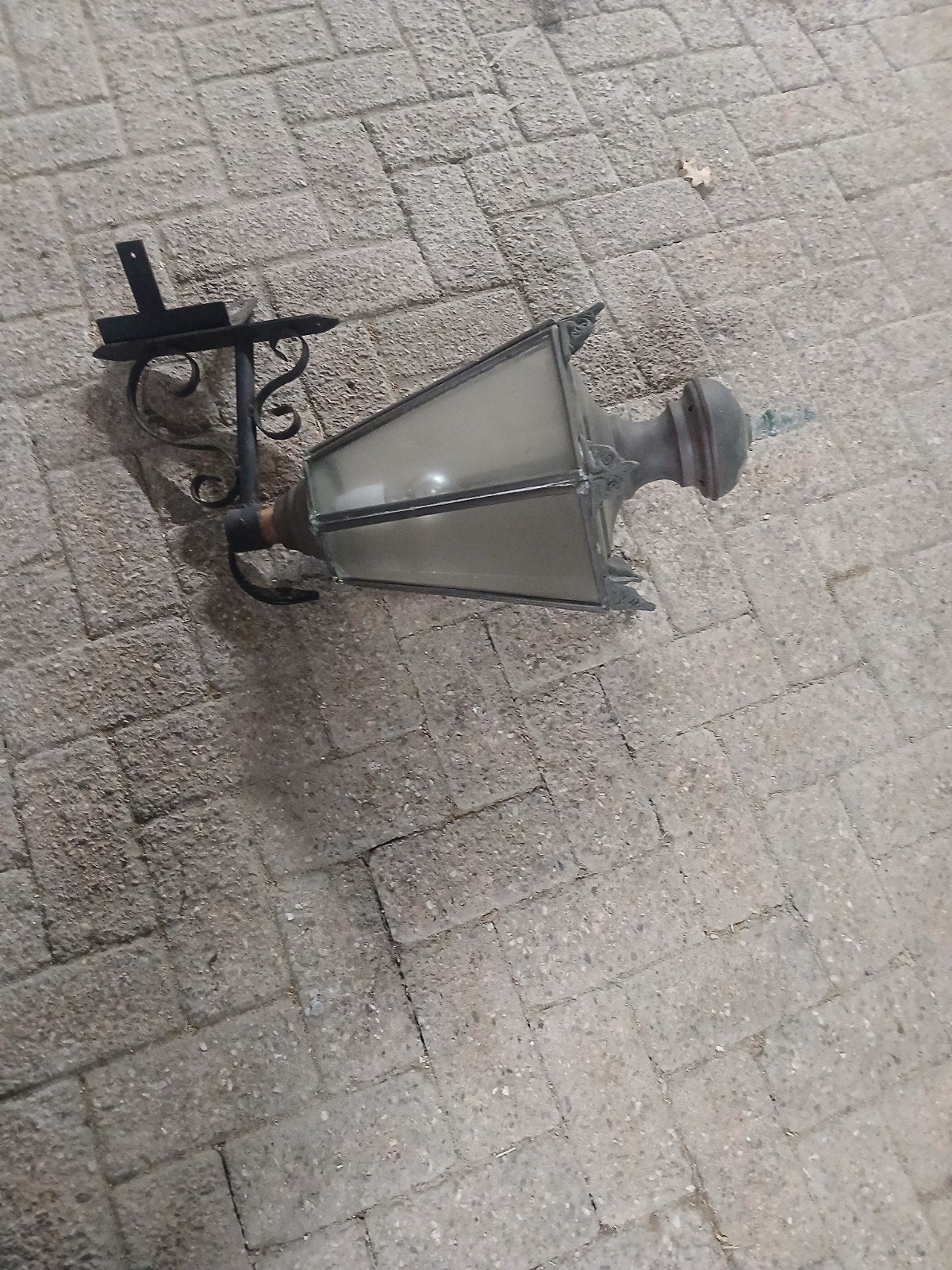 Antieke buitenlamp - Klassieke wandlantaarn  is van koper ge, Ophalen of Verzenden