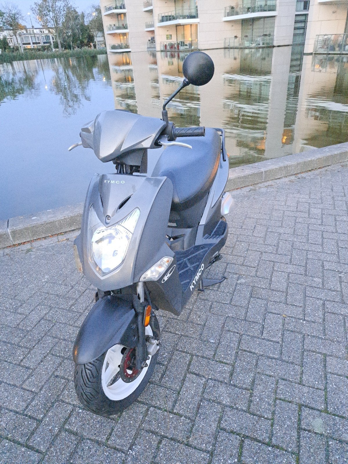 kymco aglity scooter bromfiets bouwjaar eind van 2020, Fietsen en Brommers, Ophalen of Verzenden, Zo goed als nieuw, Benzine, Agility