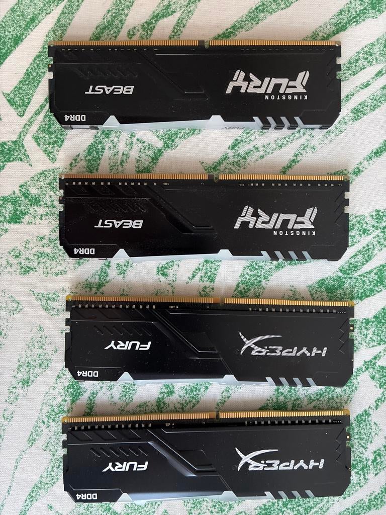 4x HyperX 8 GB DDR4 RAM Geheugenmodules, Computers en Software, RAM geheugen, DDR4, Ophalen of Verzenden, Zo goed als nieuw, Desktop