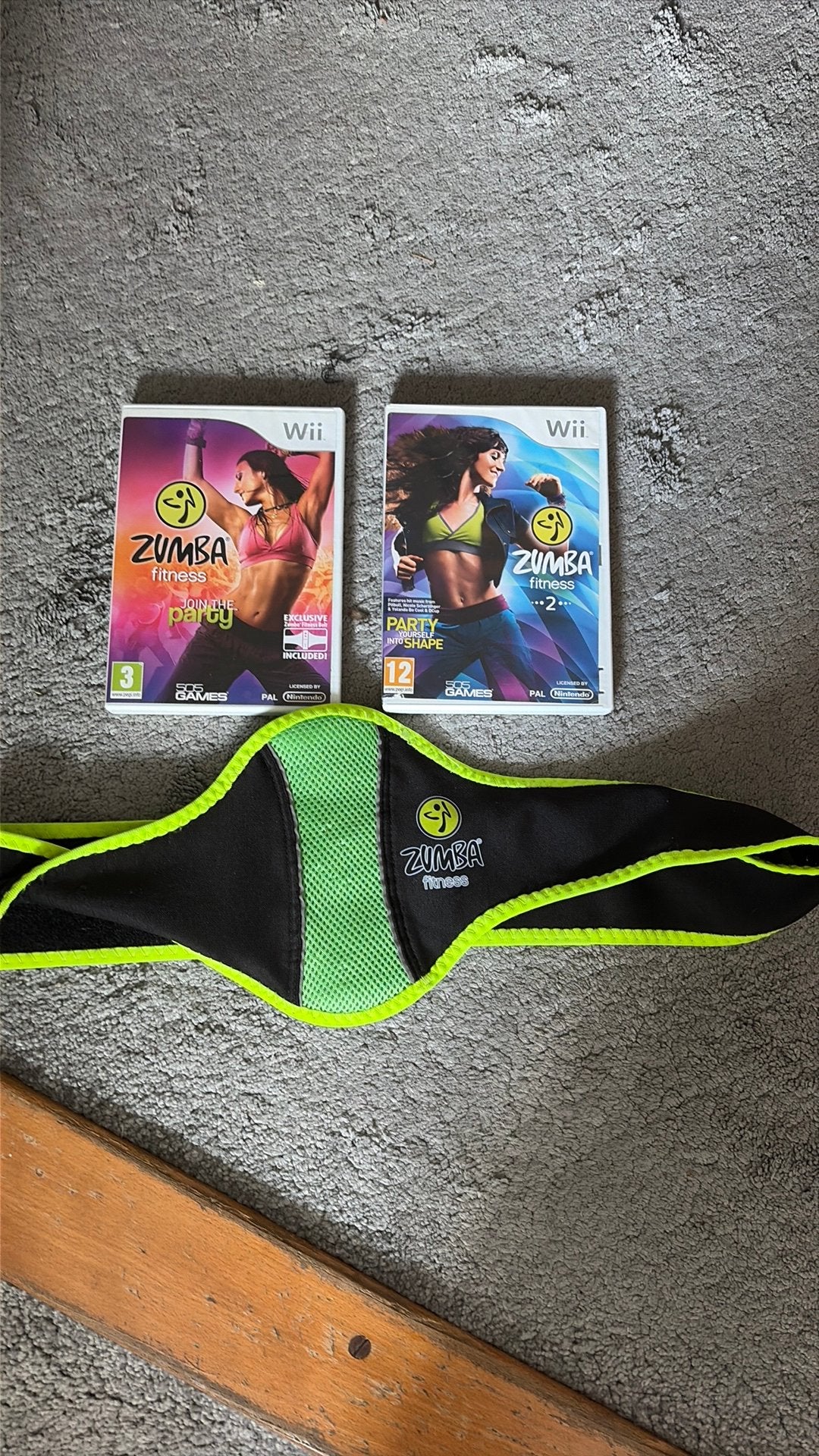 Zumba fitness Wii met band + Zumba 2, Ophalen of Verzenden, Zo goed als nieuw, Sport, 3 spelers of meer