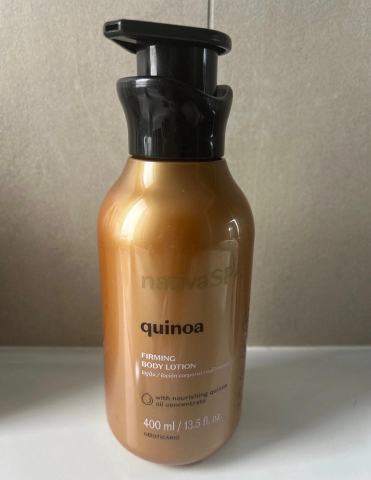 Quinoa Bodylotion 400ml - Nieuw, Sieraden, Tassen en Uiterlijk, Uiterlijk | Lichaamsverzorging, Ophalen of Verzenden, Nieuw, Bodylotion, Crème of Olie