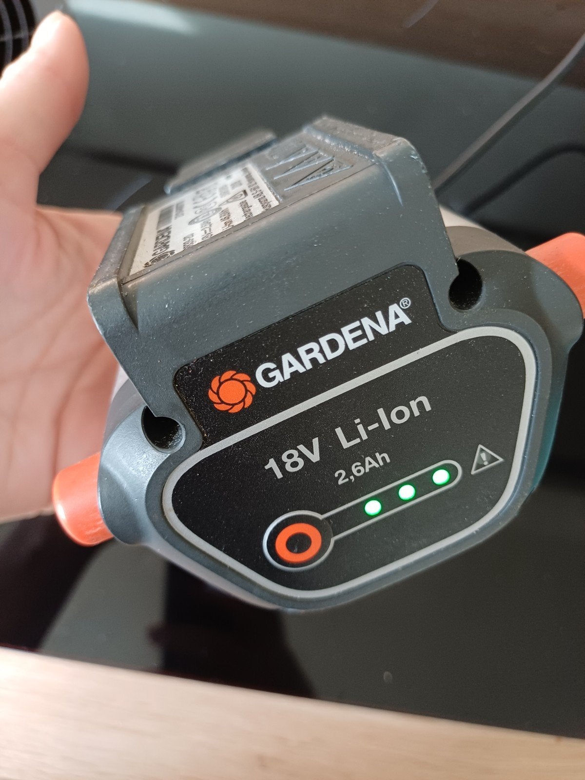Gardena Accu en Oplader 18V Li-Ion 2.6Ah, Ophalen of Verzenden, Gebruikt